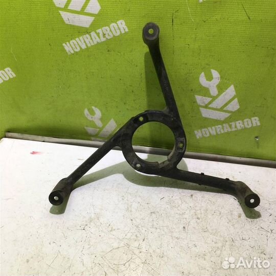 Кронштейн вентилятора радиатора Фольксваген Голь