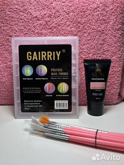 Полигель для наращивания ногтей и верхние формы