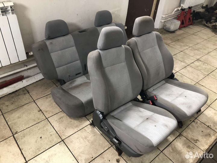 Сиденья Mitsubishi Montero Sport 1