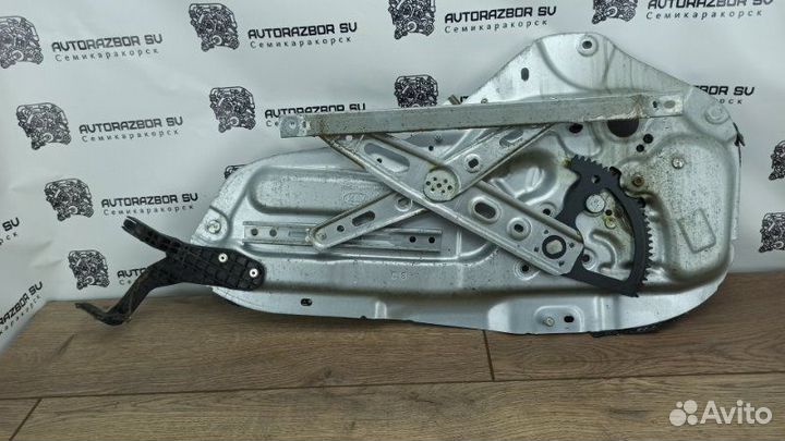 Стеклоподъемник задний левый Kia Cerato 2 седан