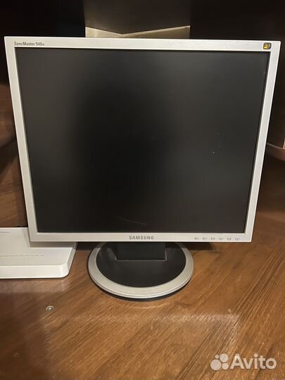 Монитор Samsung