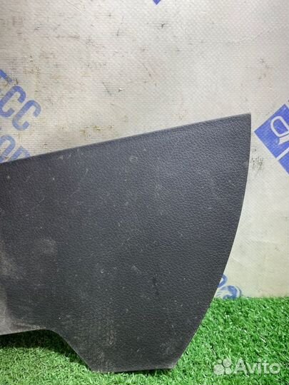 Накладка центральной консоли передняя правая Kia