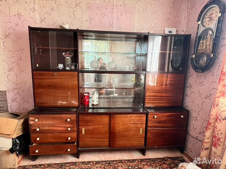 Стенка,сервант