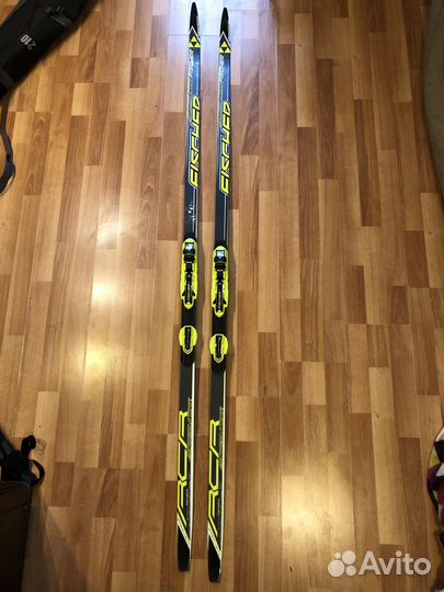 Беговые лыжи, палки, ботинки, аксессуары