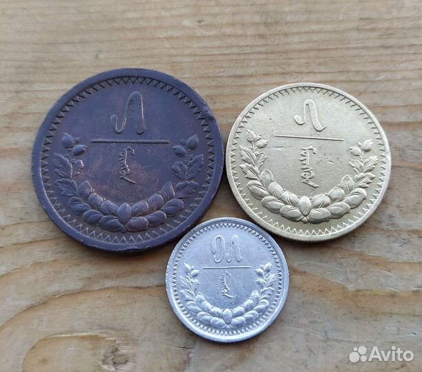 Старинные монгольские и китайские монеты, пуговицы