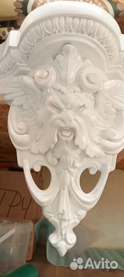 Капитель, маскарон, консоль