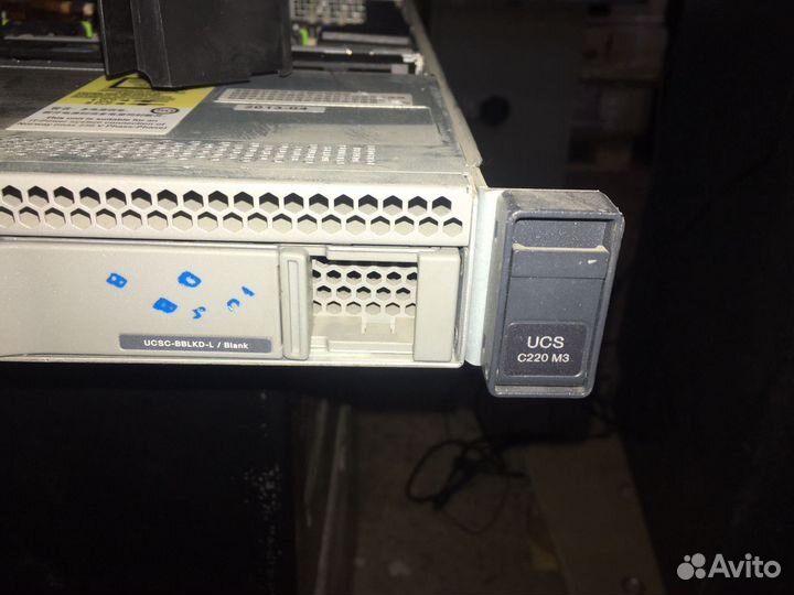 Сервер Cisco UCS C220 M3