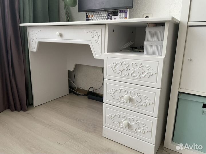 Письменный стол