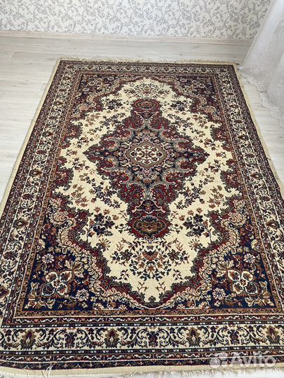 Ковер шерстяной