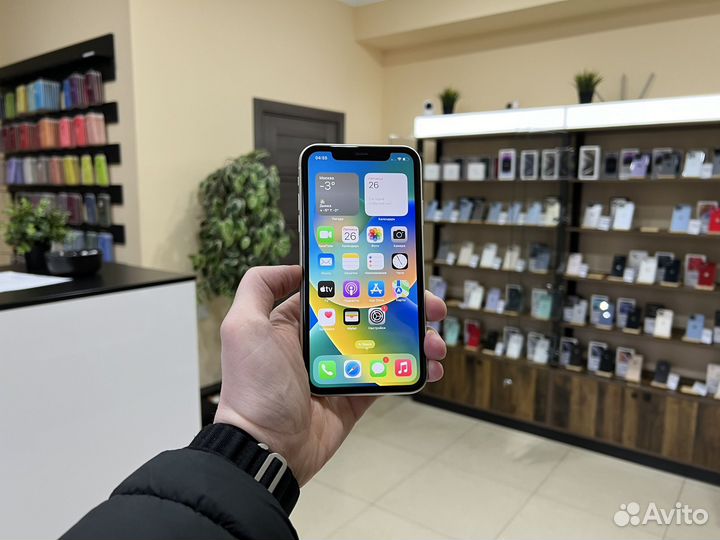 iPhone 11, 64 ГБ