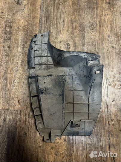 Toyota corolla 180 подкрылок задний левый