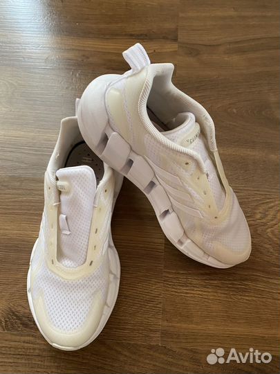 Кроссовки adidas