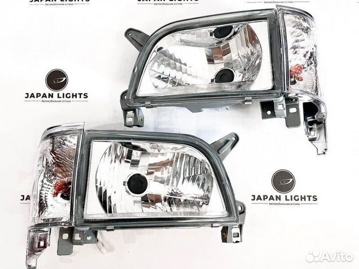 Фары хрустальные передние Toyota Hiace 100