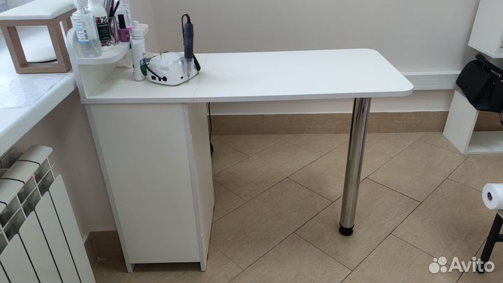 Маникюрный стол складной