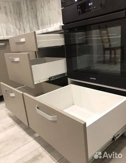 Угловая кухня на заказ