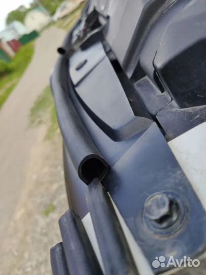 Уплотнитель капота Лада Веста Largus FL Arkana 3м