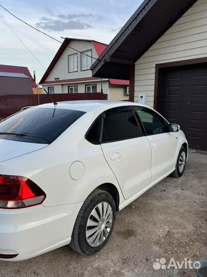 Volkswagen Polo 1.6 AT, 2015, 143 000 км