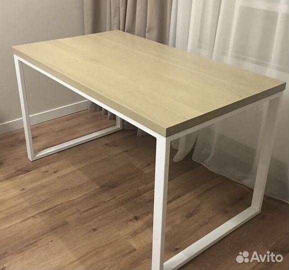 Стол обеденный