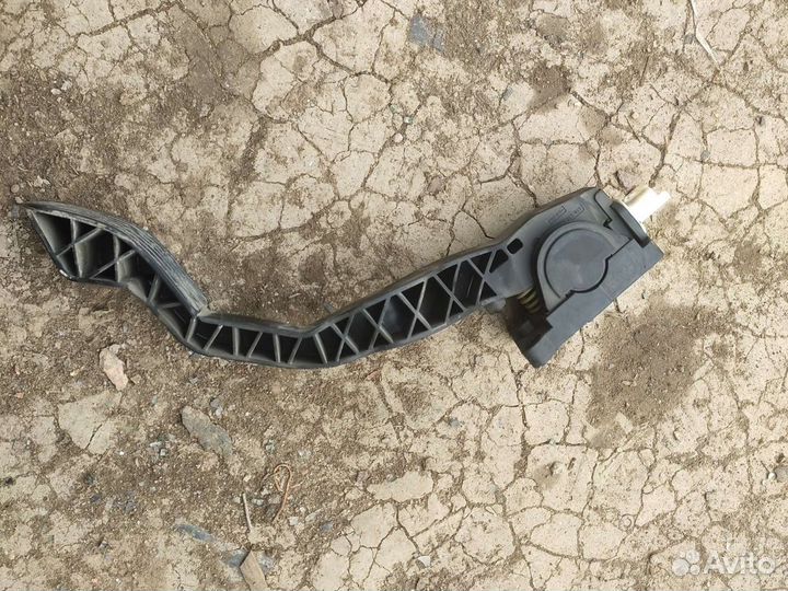 Педаль газа peugeot 206