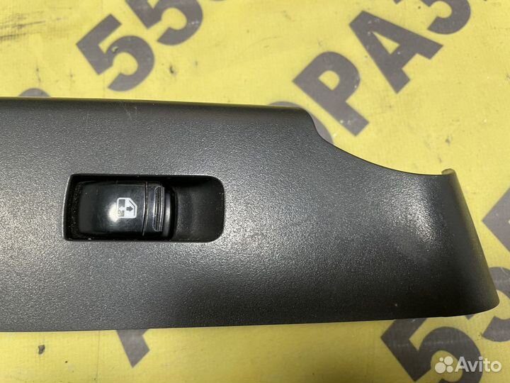 Кнопка стеклоподъемника Chevrolet Aveo T250