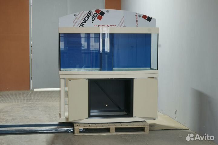 Аквариум панорамный в отделке акрил 600 литров