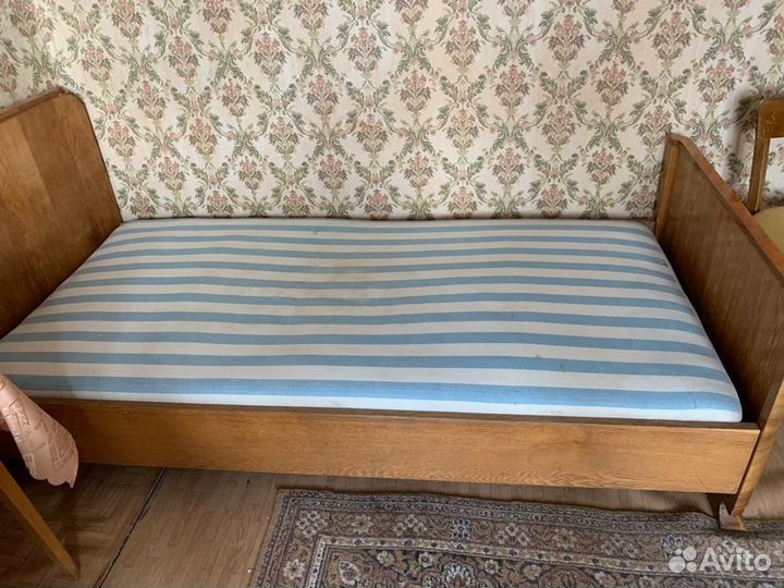 Кровать с матрасом бу