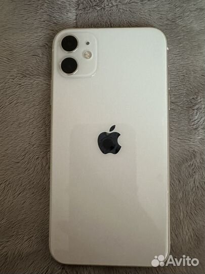Телефон iPhone 11