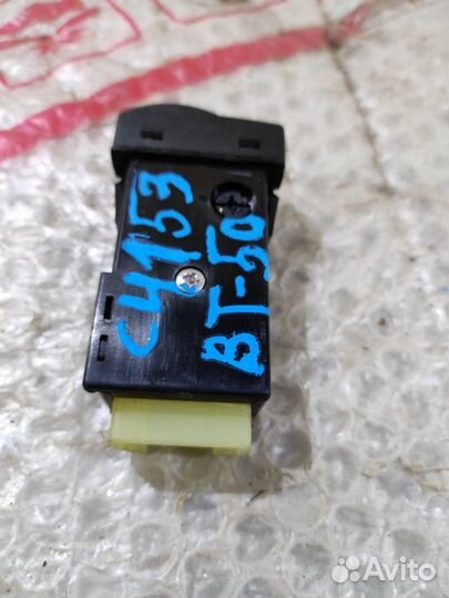 Кнопка корректора фар Mazda Bt-50 2008