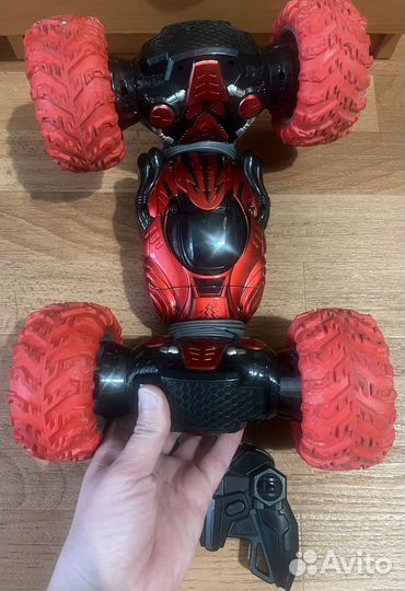 Радиоуправляемая машина перевертыш