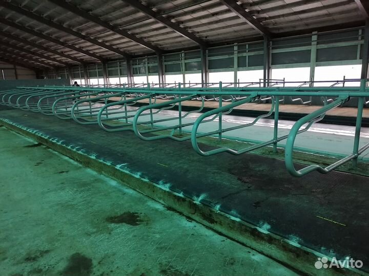 Укладка матов и резинового покрытия для крс