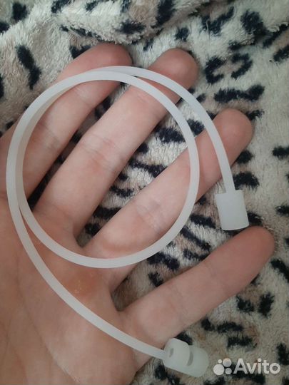 Шнурок-держатель для беспроводных наушников