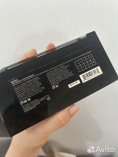 Палетка с глитерами / блестящими тенями NYX