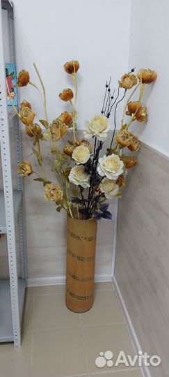 Ваза напольная с цветами