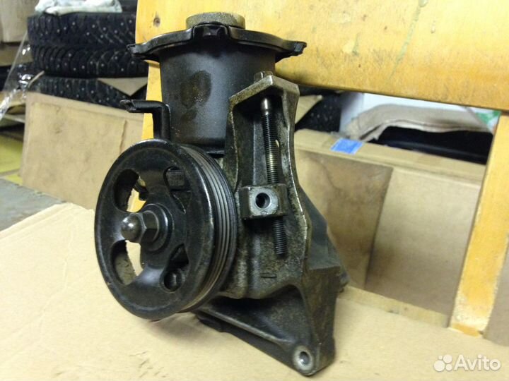 Насос гур Subaru Forester первого поколения