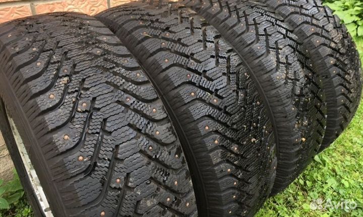 Goodyear UltraGrip 235/65 R17