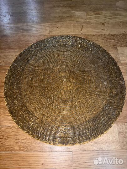 Декоративная салфетка из бисера (30 см)