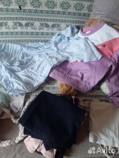 Продам два пакета вещей