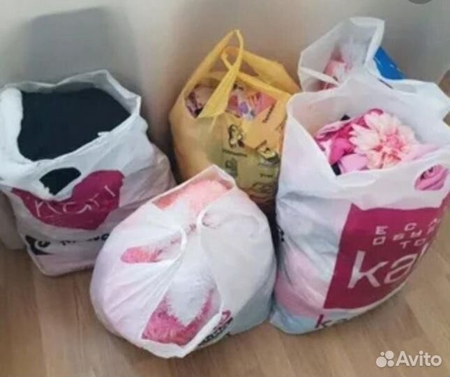 5 пакетов детских вещей
