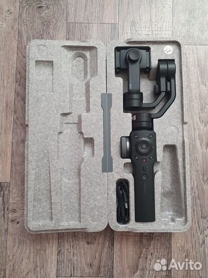 Стабилизатор Zhiyun Smooth 4