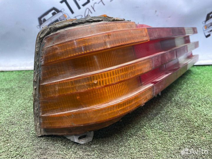 Фонарь задний левый Mercedes-Benz