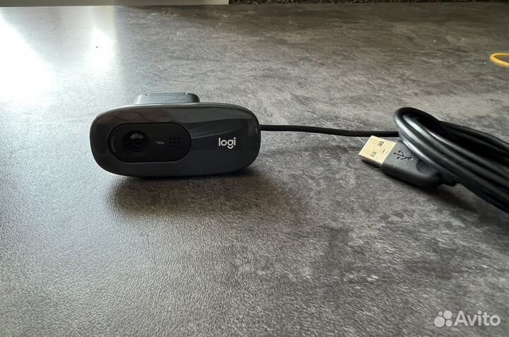 Веб камера Logitech c270