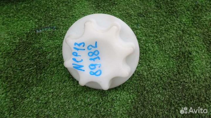 Крепление запасного колеса Toyota Vitz NCP13