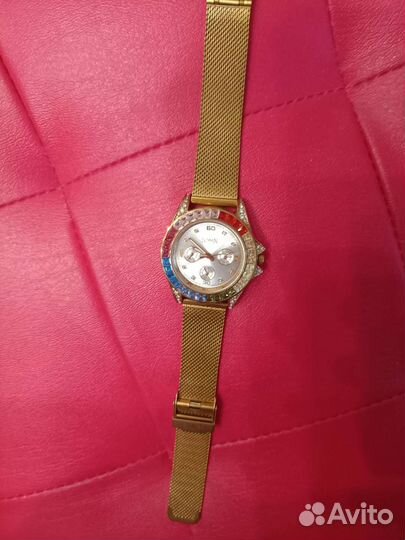 Стильные часы для девушки