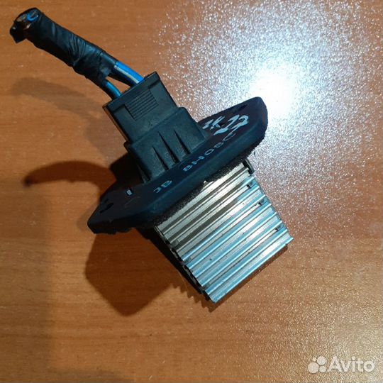 Резистор вентилятора отопителя KIA carens III (06