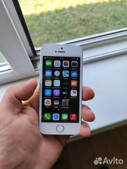 Телефон iPhone se