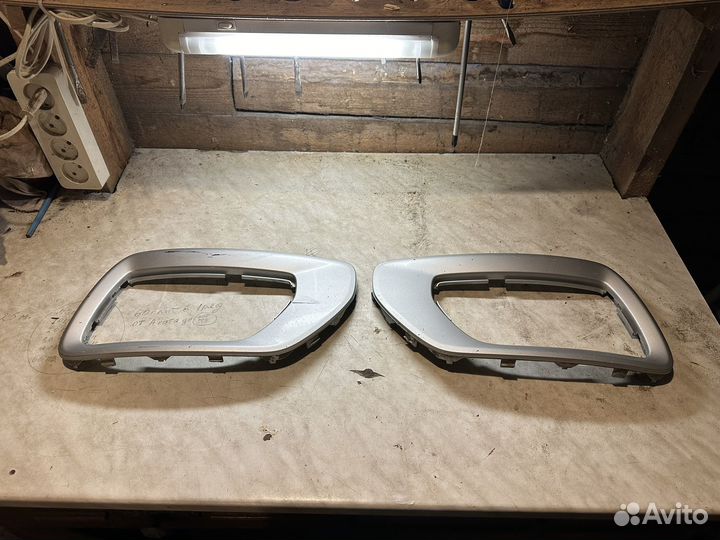 Рамка правая птф Volvo XC70 (2007-2013)