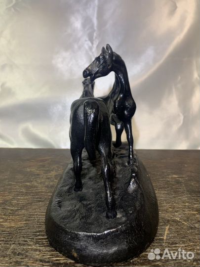 Скульптура «Лошади на воле». Касли