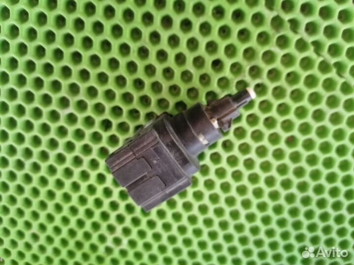 Кнопка стоп сигнала Шкода Фабия