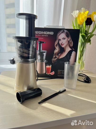 Соковыжималка шнековая redmond