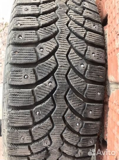 Bridgestone Blizzak Spike-01 185/65 R15